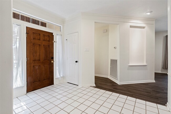 Foto del edificio - 1602 Winston Homestead Dr