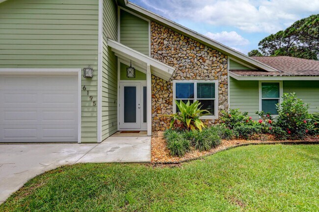 Building Photo - 6195 Eagles Nest Dr