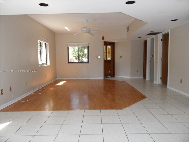 Building Photo - 3670 Farragut St
