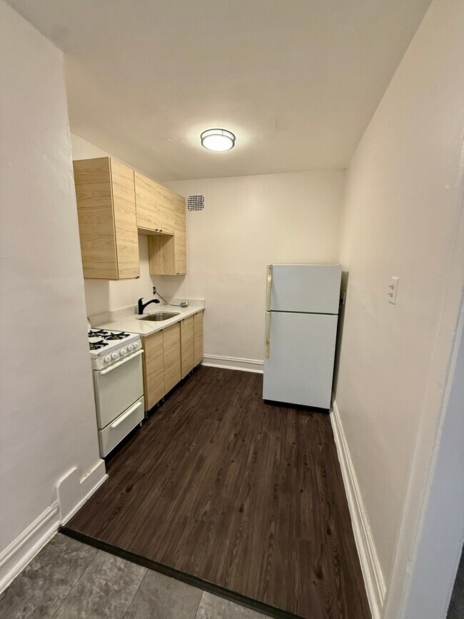 Foto del edificio - 5309 N Winthrop Ave