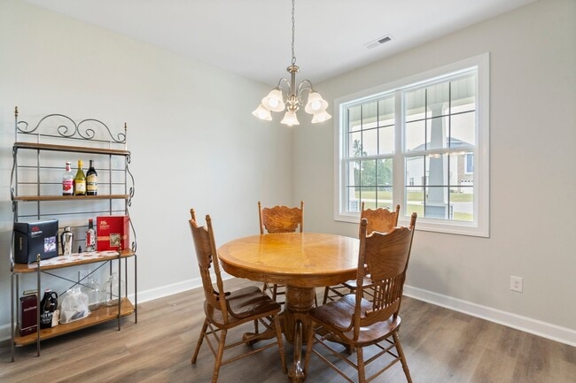 Building Photo - READY NOW! Spacious 5 bedroom w Bonus & 3.5 Bath Two Story Home on Cul-de-sac