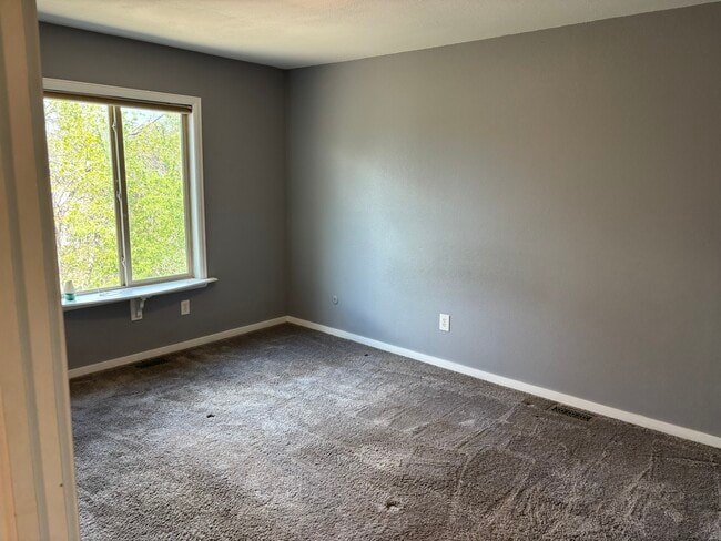 Primary Bedroom - 3613 S Olathe St