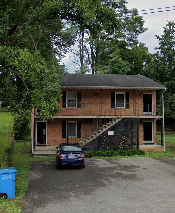 718 Windsor Ave SW Unit D, Roanoke, VA 24015 Apartments in Roanoke