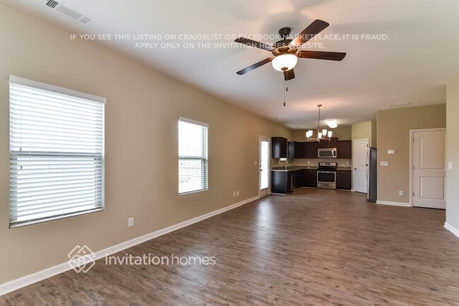 Building Photo - 3530 Mica Cir SE