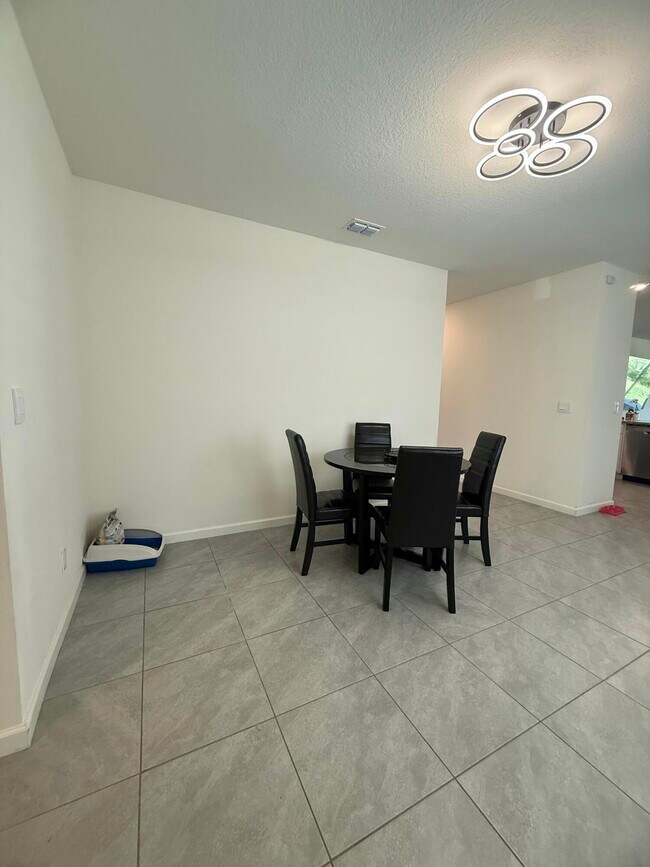 Building Photo - 12251 Nettuno Wy