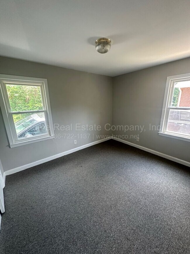 Foto del edificio - 1443 Clark Ave