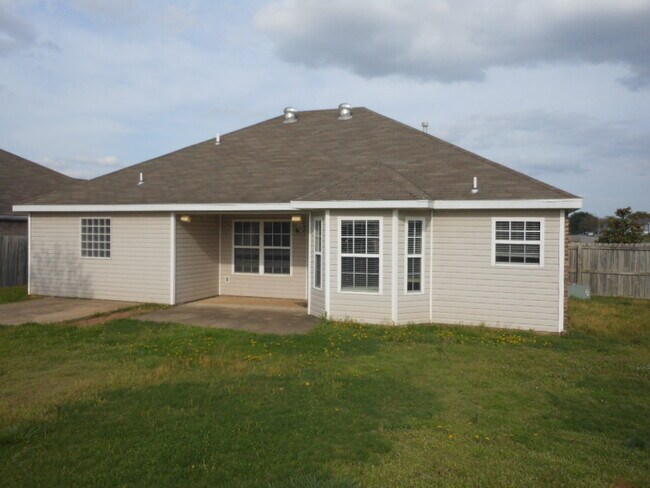 Foto del edificio - 910 SW Cheyenne Dr