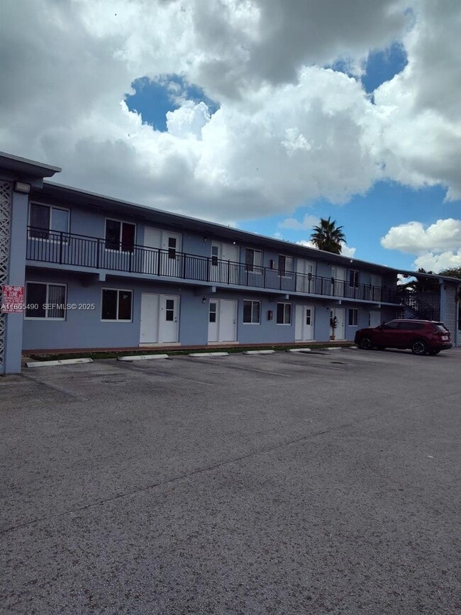 Building Photo - 655 Eldron Dr