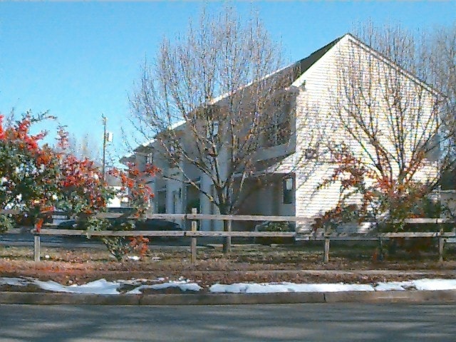 Building Photo - Dorando Apartments