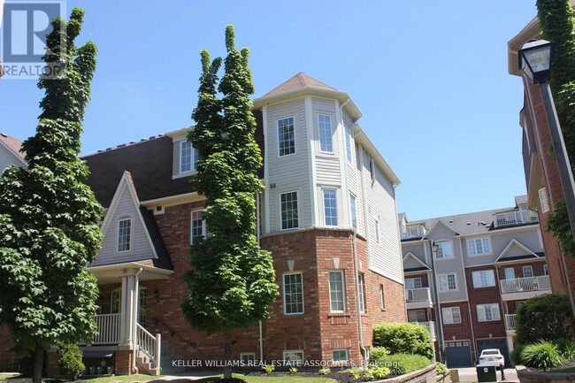 Building Photo - 724-724 Neighbourhood Cir