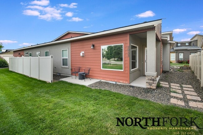 Building Photo - Welcome Home to Comfort & Convenience