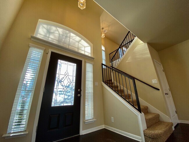 Foto del edificio - Beautiful 2-Story 3bed/2.5bath home in Ave...