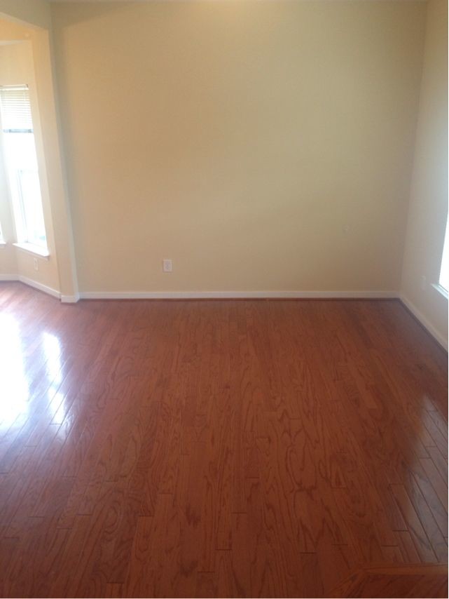 Building Photo - Nice Townhome off Mountain Rd and Woodman Rd.