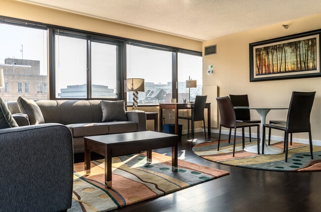 Foto del edificio - 127 Greyrock Pl