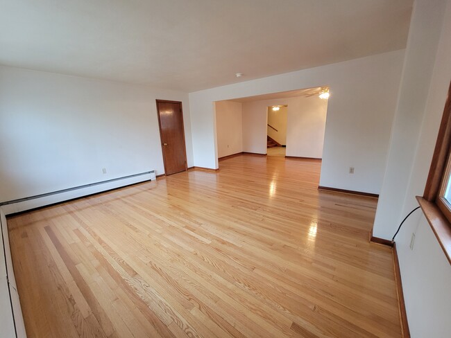 Living room and dining room - 252 Front St