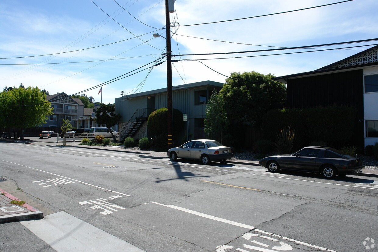 Primary Photo - 630 Masonic Way