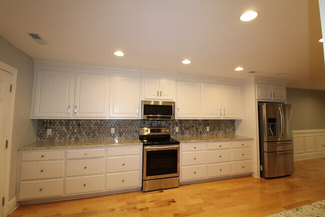 Foto del edificio - 2930 S Wise Dr