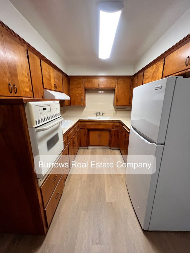 Foto del edificio - Single story 2 bedroom, 1 bathroom apartme...