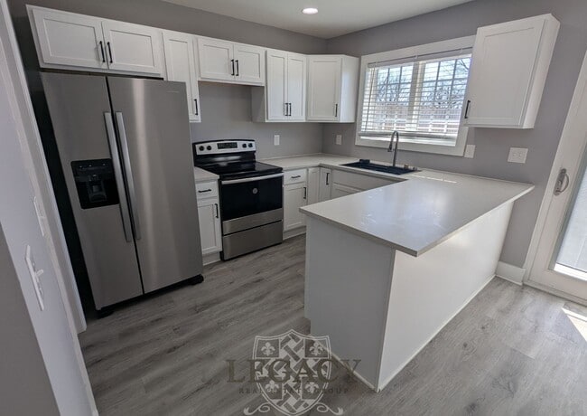 Building Photo - 408 Huntington Ridge Dr