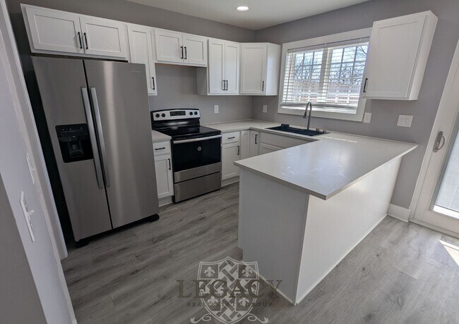 Foto del edificio - 408 Huntington Ridge Dr