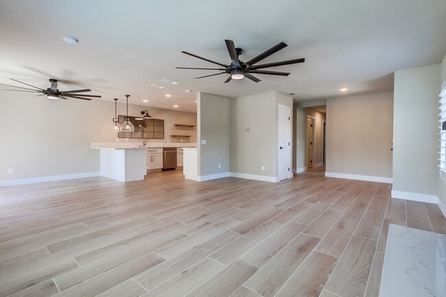 Building Photo - 1204 Palomar Pl