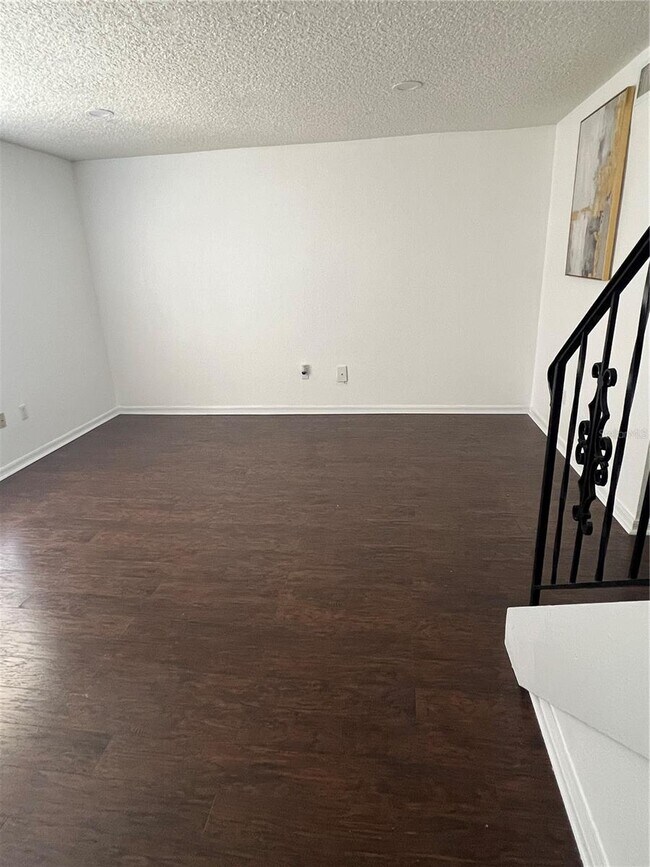 Building Photo - 6052 Village Cir S