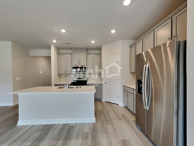 Building Photo - 210 Granby Trl