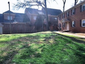 Building Photo - 2623 Vail Ave