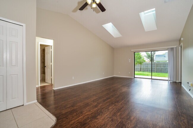 Foto del edificio - 1142 Covington St
