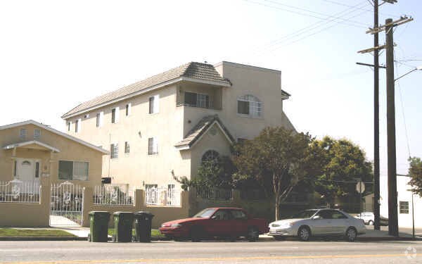 Building Photo - 5900 York Blvd