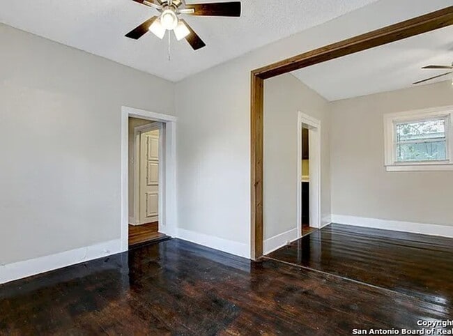 Foto del edificio - Lovely 3-Bedroom Home Near Downtown