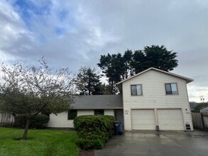 Building Photo - 1336-1338 School Rd