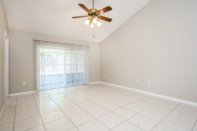 Foto del edificio - 3356 Kelsey Ln