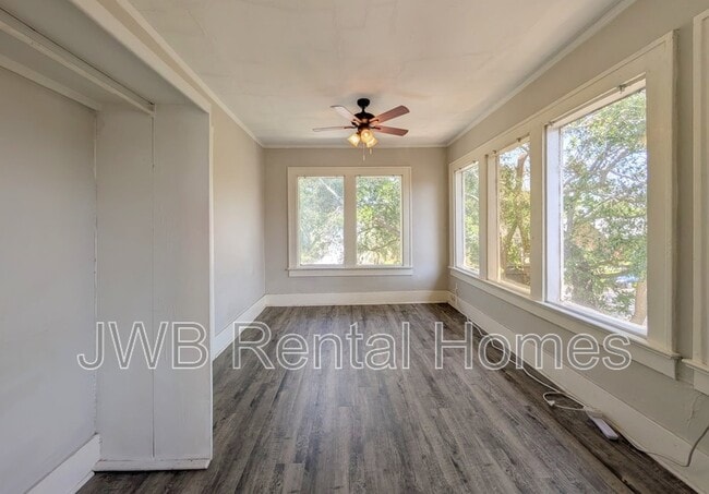 Foto del edificio - 2022 Dellwood Ave