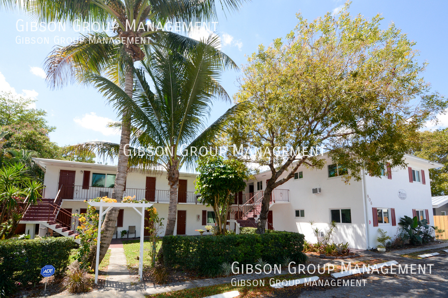 Foto principal - Two Beds and 1 Bath Close To Wilton Manors...