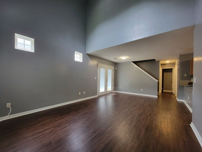 Building Photo - Modern Comfort Meets Convenience! - 3bdrm ...