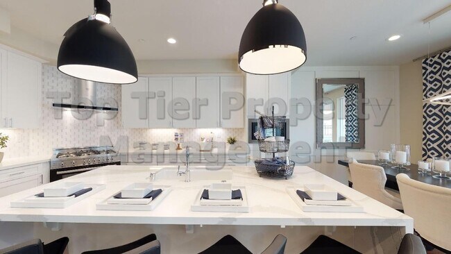 Foto del edificio - Gorgeous 2 Bd/2 Ba, 1378 sf, dual-level Condominium home available March 17th for Lease in the be...