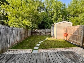 Building Photo - 9470 Tracey Lynne Cir