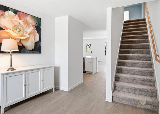 Building Photo - "Spacious 4-Bedroom Retreat with 2.5 Baths in Beautiful San Antonio!"