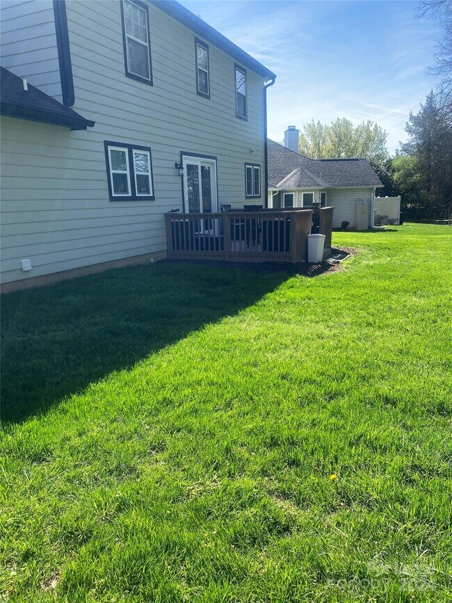 Foto del edificio - 2848 Ridge Crossing Ct NW