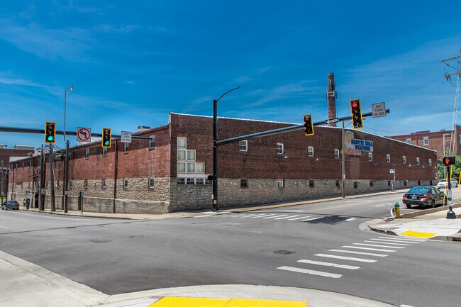 Foto del edificio - 585 Upper S St