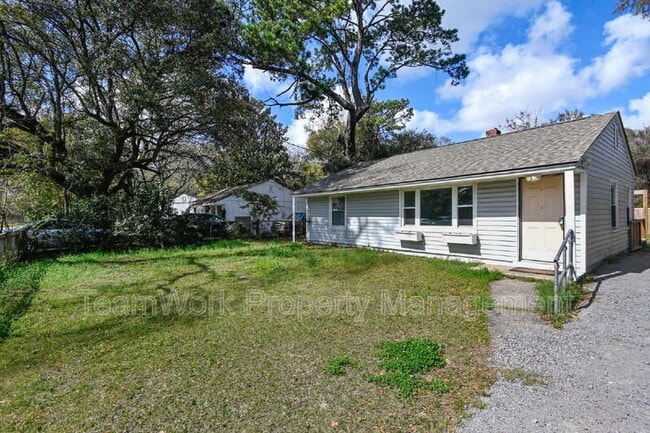 Building Photo - 3116 Matipan Ave