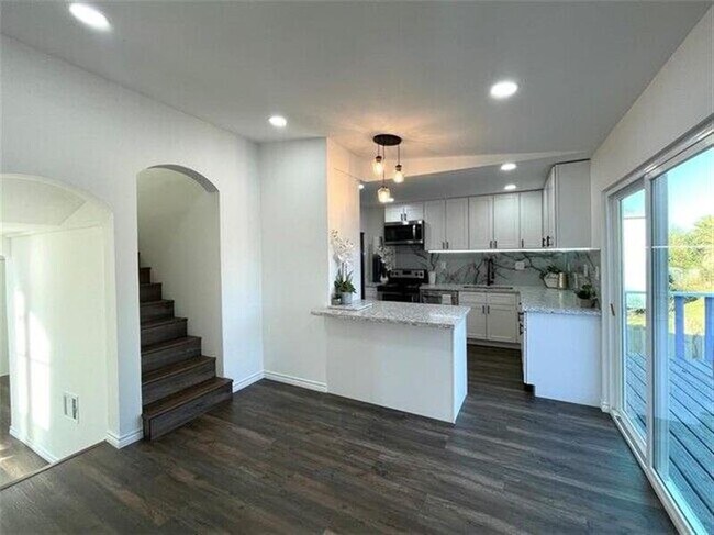 Building Photo - Sweethome