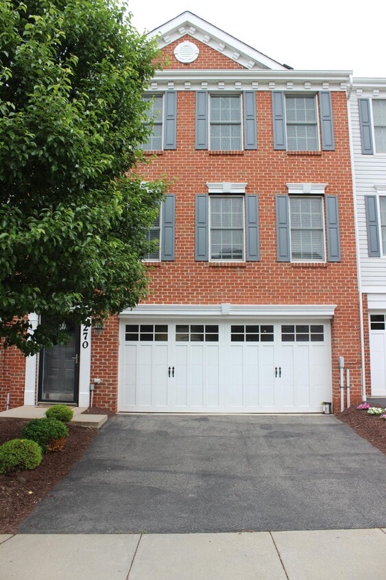 270 Overlook Ct, Coraopolis, PA 15108 House Rental in Coraopolis, PA