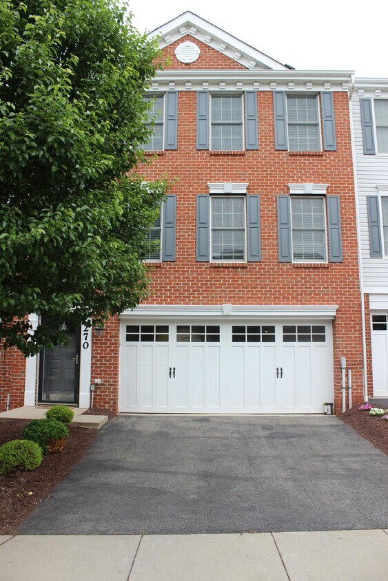 270 Overlook Ct, Coraopolis, PA 15108 House Rental in Coraopolis, PA