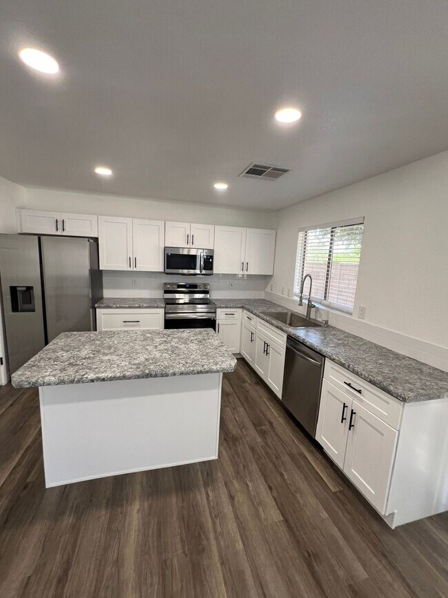 Building Photo - 3 Bedroom home in Gilbert on the Golf Course