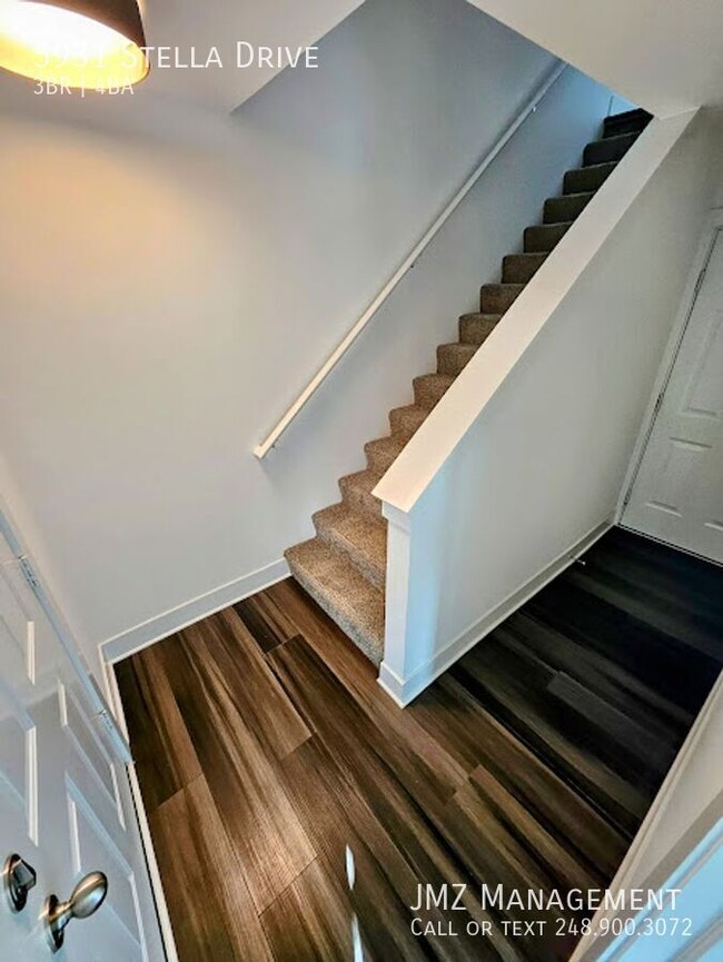 Foto del edificio - BEAUTIFUL NEW CONSTRUCTION TOWNHOME FOR LE...