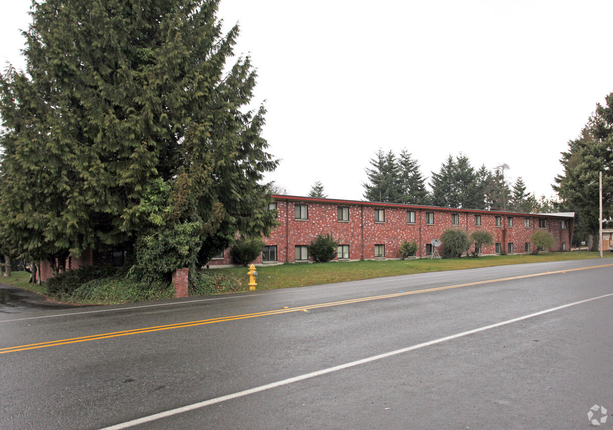 Building Photo - Lake Apartments