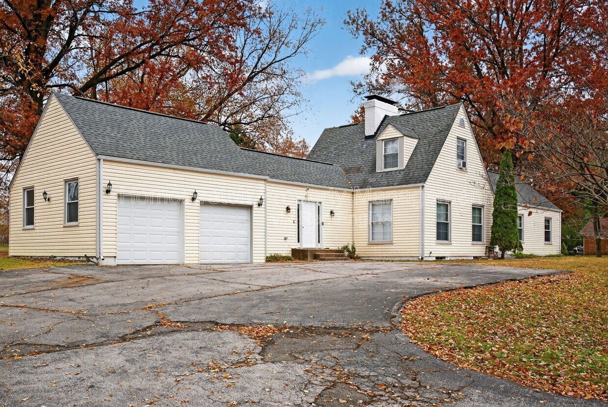 Primary Photo - 5 Van Crest Ln