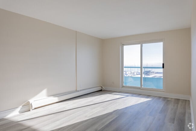 1BR, 1BA - 714SF - Living Room - The Mariner